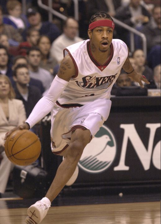 FIFA女足最新排名：中国女足下降一位至世界第17，亚洲第四（FIFA女足排名更新：中国女足跌至世界第17，亚洲第4）