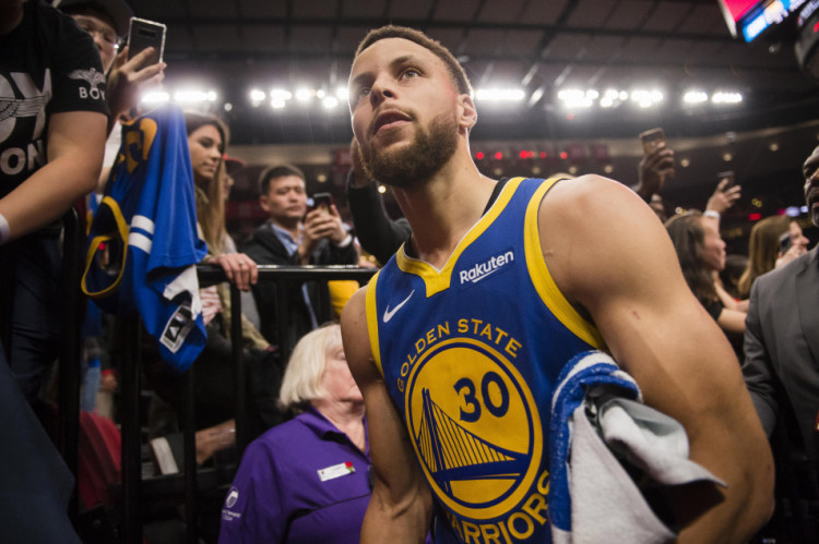 威少半场表现概述（威少上半场表现一览）