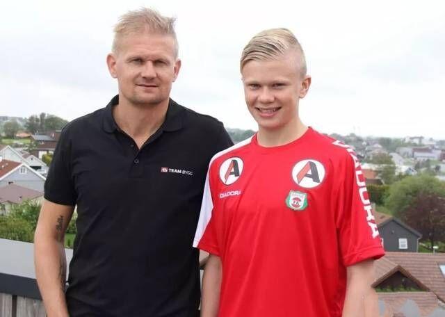 皮亚尼奇重返尤文训练基地，与斯帕莱蒂、基耶利尼合影（皮亚尼奇回到尤文训练基地，与斯帕莱蒂、基耶利尼合影留念）