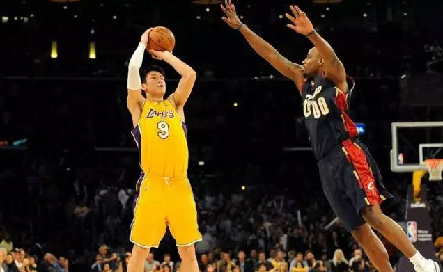 多特客战曼城大名单：吉拉西、施洛特贝克在列，布兰特缺阵（多特客战曼城名单出炉：吉拉西、施洛特贝克入选，布兰特无缘）