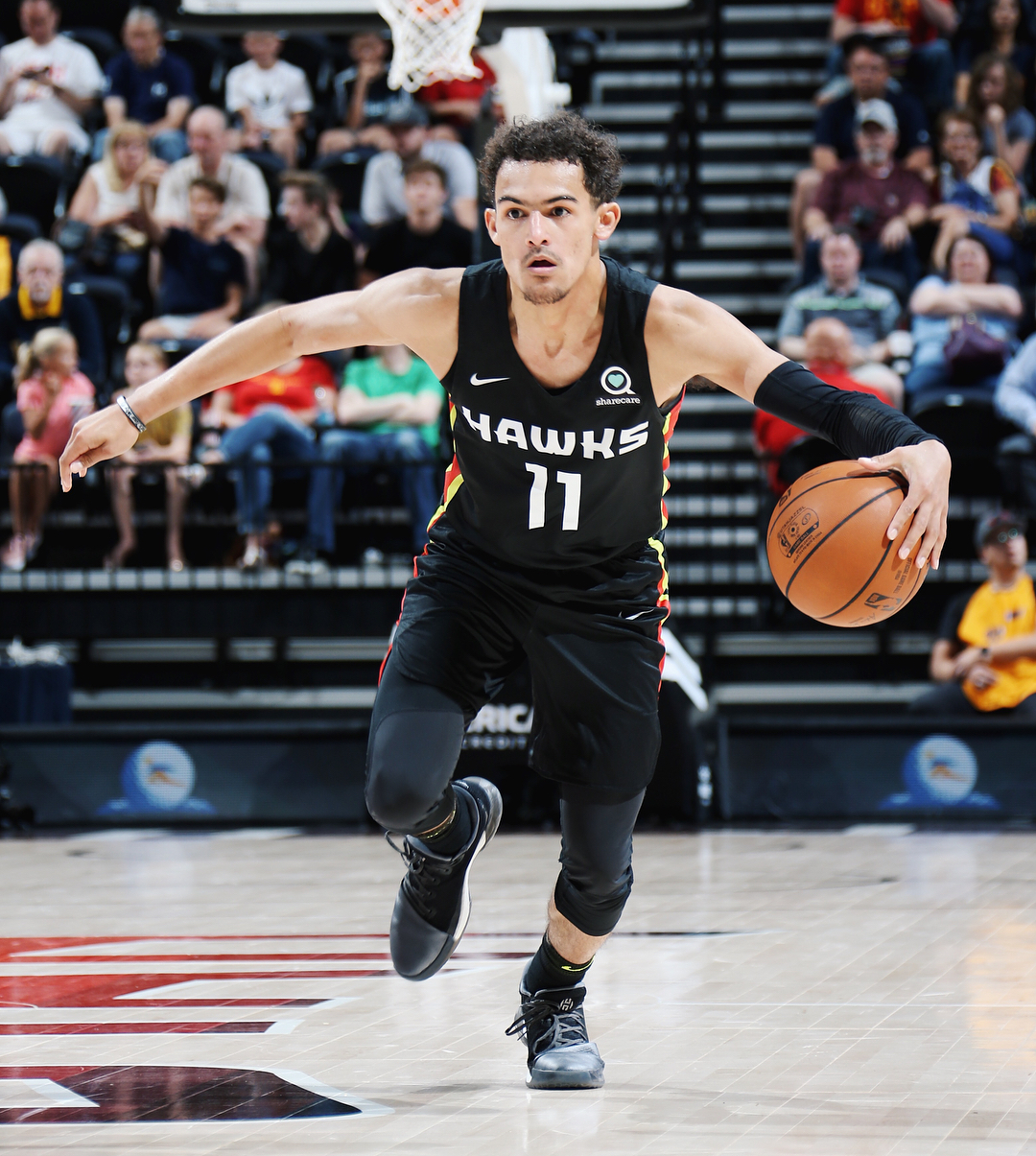 最后一舞！C罗2026世界杯定制款耐克金色签名战靴曝光（告别之舞将至：C罗2026世界杯定制耐克金色签名战靴亮相）