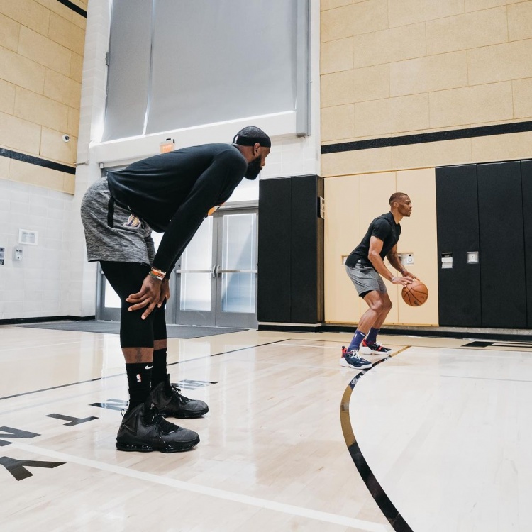 美记：保罗曾与泰伦·卢和助教范甘迪发生过争执（据美媒报道，保罗曾与泰伦·卢和助教范甘迪发生过争执）