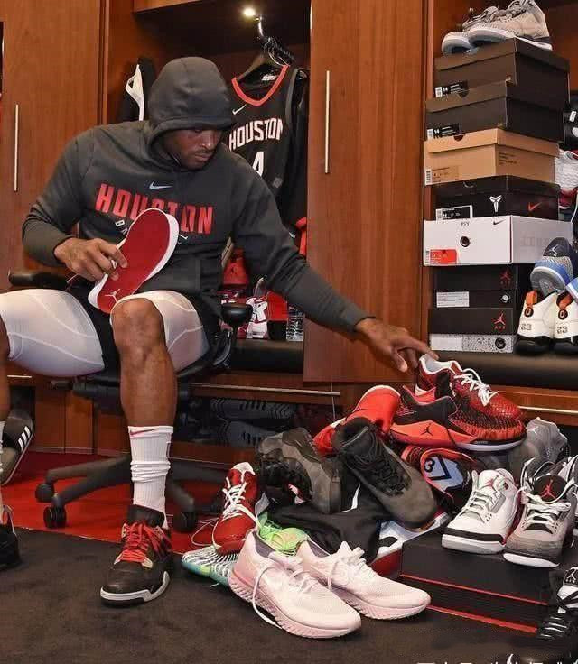 队记：经历上赛季季后赛考验，青岛男篮逐渐有了强队的模样（队记称：季后赛洗礼后，青岛男篮逐步展现强队风范）