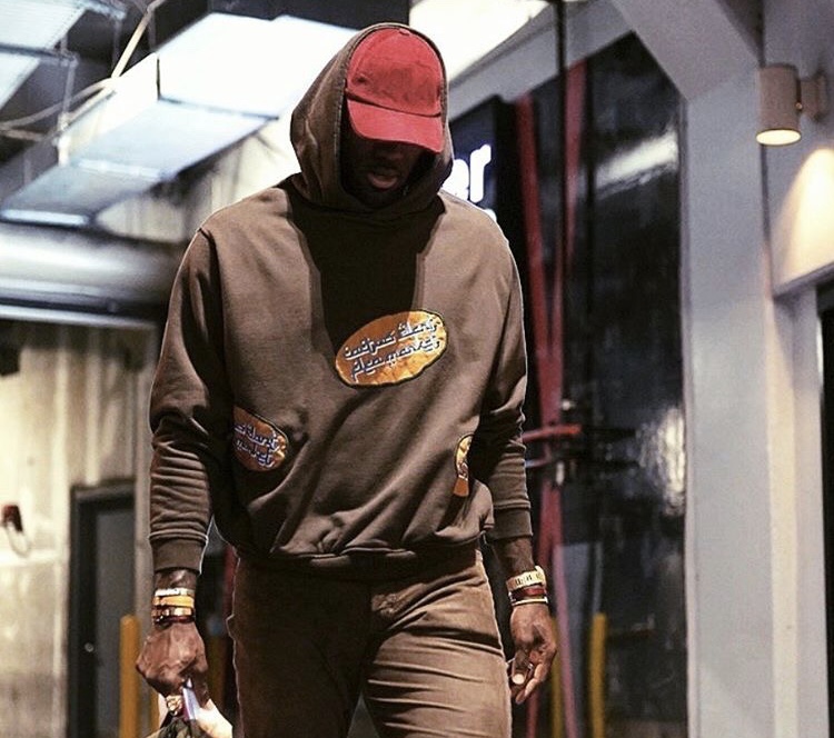 天空体育：丹·伯恩肋骨骨折+肺部受伤，可能缺席4-6周（天空体育：丹·伯恩肋骨骨折并伤及肺部，预计缺阵4至6周）