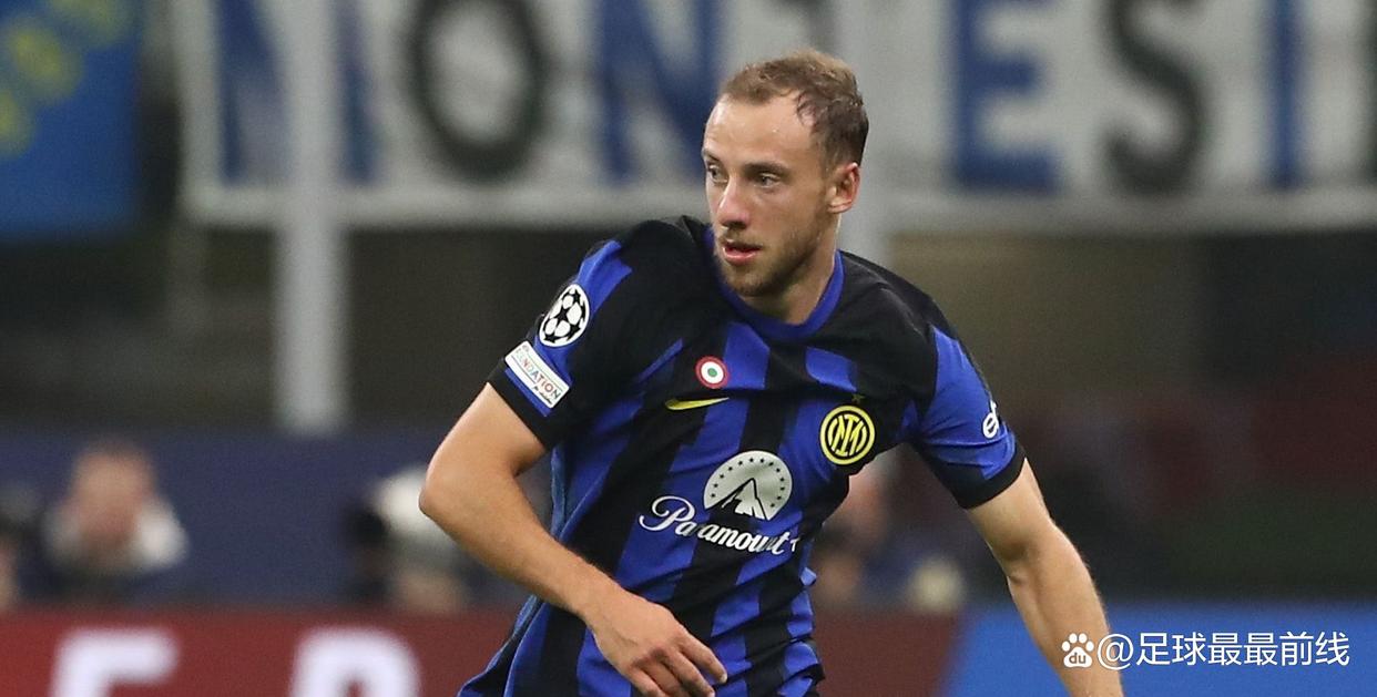 TA：西汉姆联希望1月签下狼队前锋拉尔森，顶替菲尔克鲁格（TA称：西汉姆联计划一月从狼队引进拉尔森，以取代菲尔克鲁格）