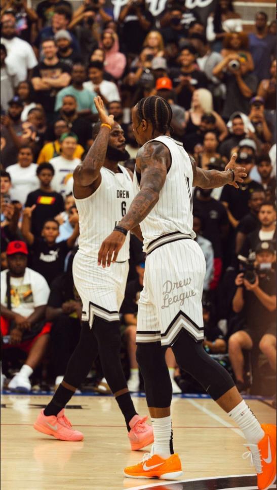 基德：弗拉格上半场很有侵略性，下半场我们就依靠浓眉（基德：弗拉格上半场火力十足，易边后我们主要倚仗浓眉）