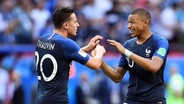 皇马主帅还没过关！2天后西甲非胜不可，输球或走人，2巨星能救他（皇马主帅命悬一线！两天后西甲唯胜不可，若失利恐下课，两巨星或成救命稻草）