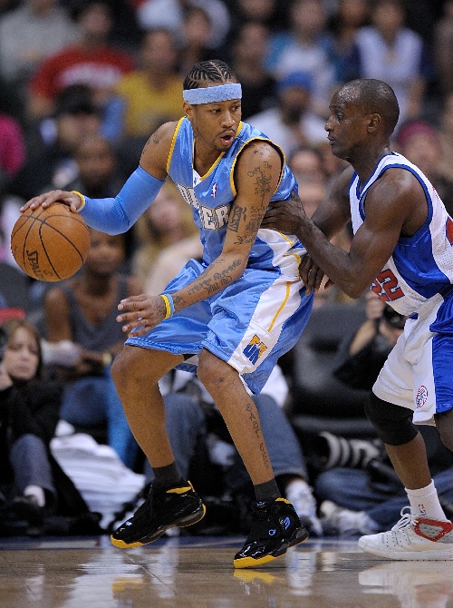 本赛季独行侠有11场比赛分差在个位数以内，排在联盟第二（独行侠本季已有11场分差个位数的比赛，位列联盟第二）