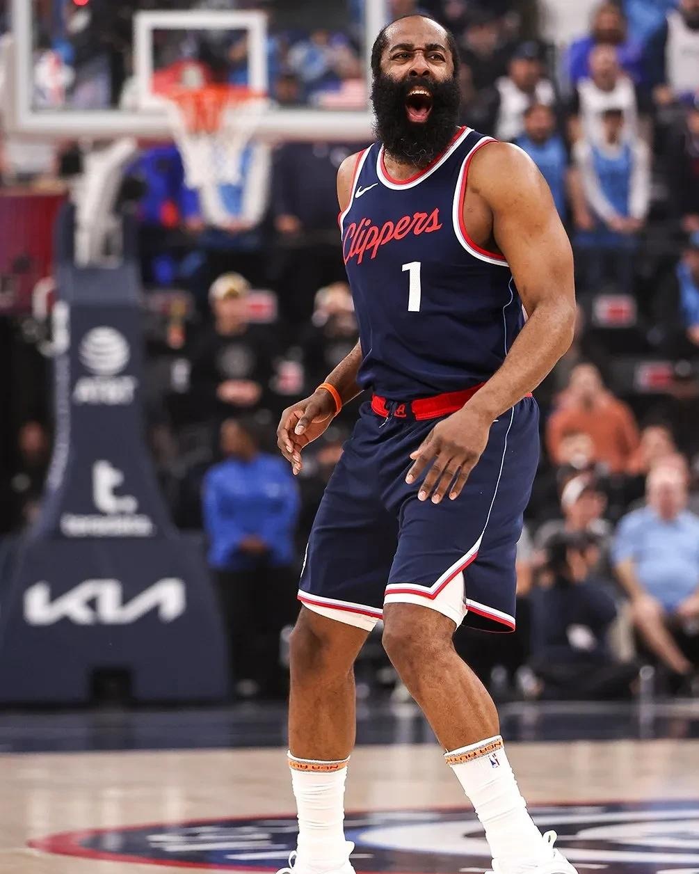 弗拉门戈获解放者杯后连发两图讽帕尔梅拉斯：没人能欠债不还（夺冠后弗拉门戈连晒两图内涵帕尔梅拉斯：欠债迟早要还）