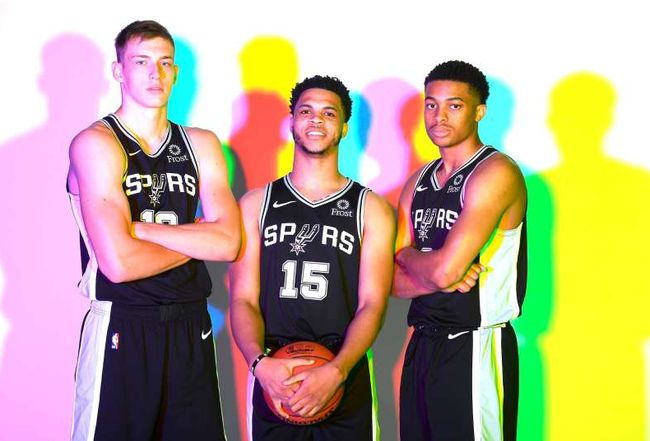 外租离队，帕利尼亚：祝拜仁新赛季取得成功，谢谢你们（外租告别！帕利尼亚致谢拜仁：预祝新赛季顺利）