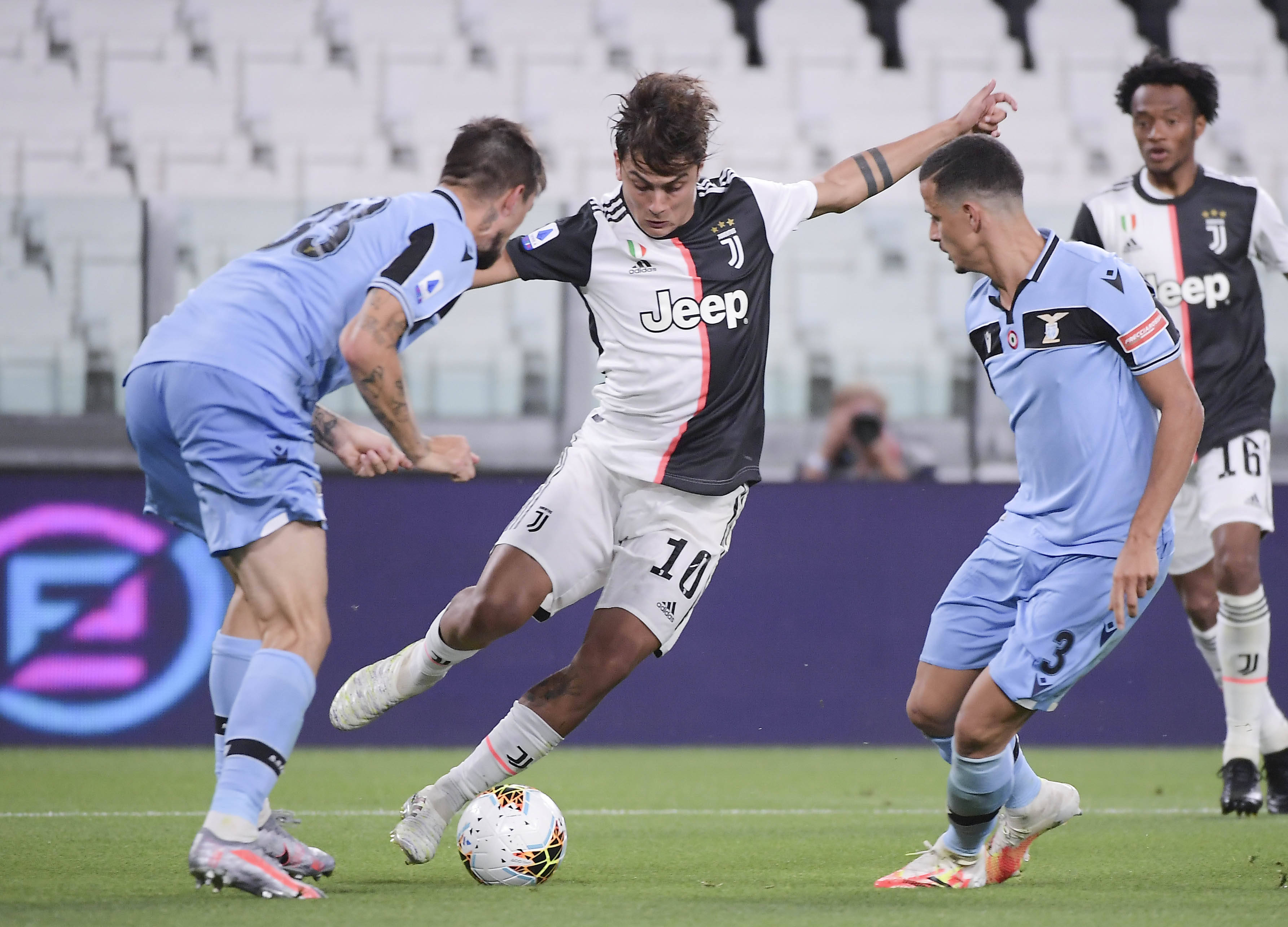 冲突细节曝光！太阳主帅称霍姆格伦先撞阿伦引发报复（太阳主帅曝冲突始末：霍姆格伦先撞阿伦引发报复）