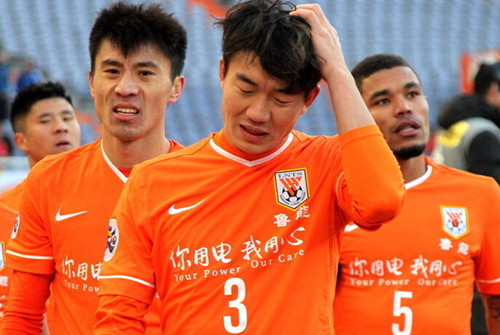 埃贝尔：下半场拜仁有点放松了？因为脑子里想着与巴黎的比赛（埃贝尔：拜仁下半场略显松懈，或因提前分心巴黎之战）