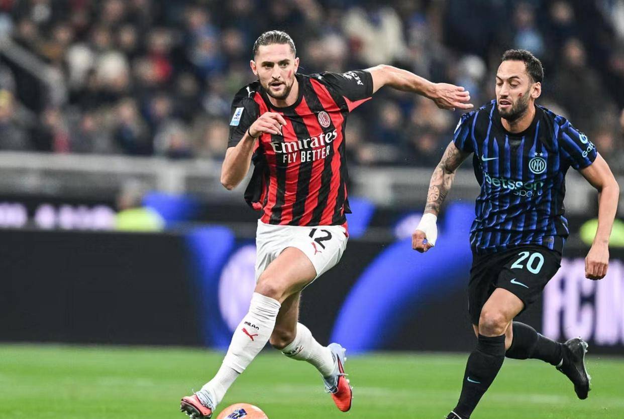 斯基拉：本菲卡正在关注科斯蒂奇，穆里尼奥对他十分赏识（斯基拉：本菲卡有意引进科斯蒂奇，穆里尼奥对其青睐有加）