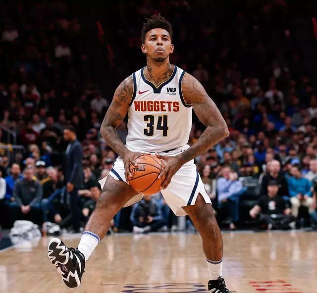 万隆前锋：我已准备好复出，我能否进球不重要，球队能赢就行（万隆前锋复出在即：不计个人进球，只求球队胜利）