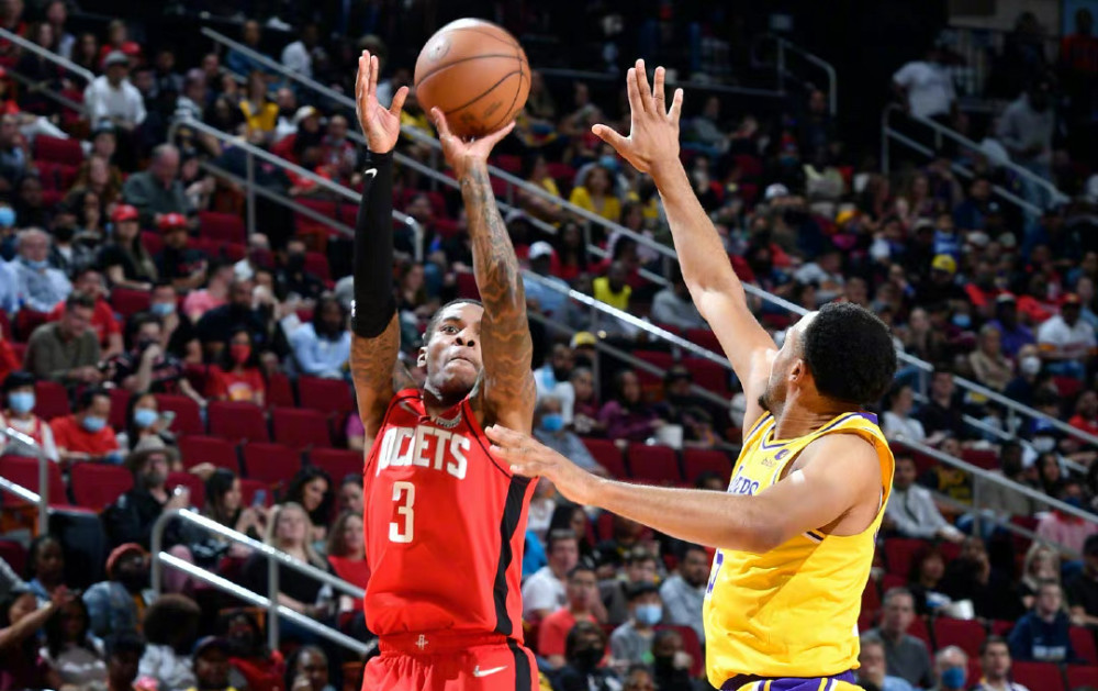 都体：热格罗瓦逐渐从伤病困扰中恢复，斯帕莱蒂对其寄予厚望（都灵体育报：热格罗瓦伤愈进展良好，斯帕莱蒂对其充满期待）