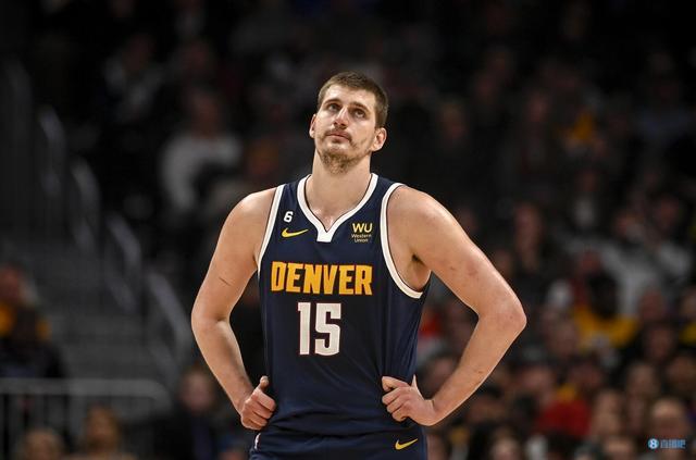 詹卢卡-西蒙尼谈朱利亚诺：父亲总说他是最好的，他前途无量（詹卢卡-西蒙尼评朱利亚诺：父亲盛赞其为最佳，前景无限）