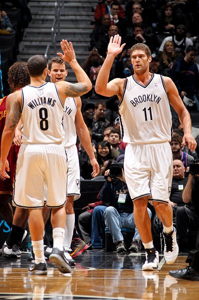 叒没传球，萨拉赫无视维尔茨要球选择补射，结果被封堵（又不传！萨拉赫无视维尔茨要球强行补射，仍被封堵）